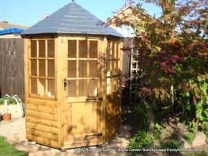 Frensham single door Gazebo 6X6. (4)